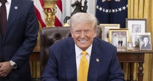 La campaña de Trump para votos de los sectores automotriz y agrario estadounidenses se basó en un proteccionismo a ultranza –que podríamos llamar doctrina Trump- obtener basada en la promesa de subida de aranceles a los productos de los países competidores.