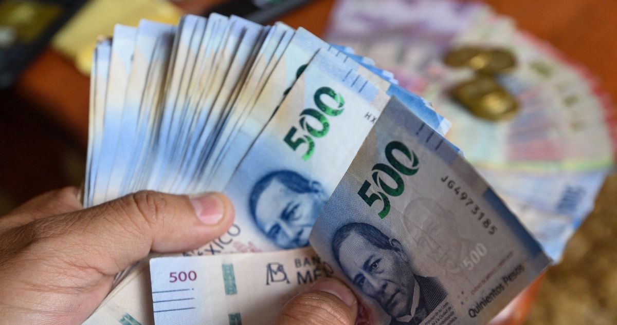 El peso se recupera tras acuerdos entre Sheinbaum y Trump; el dólar cierra en 20.34.