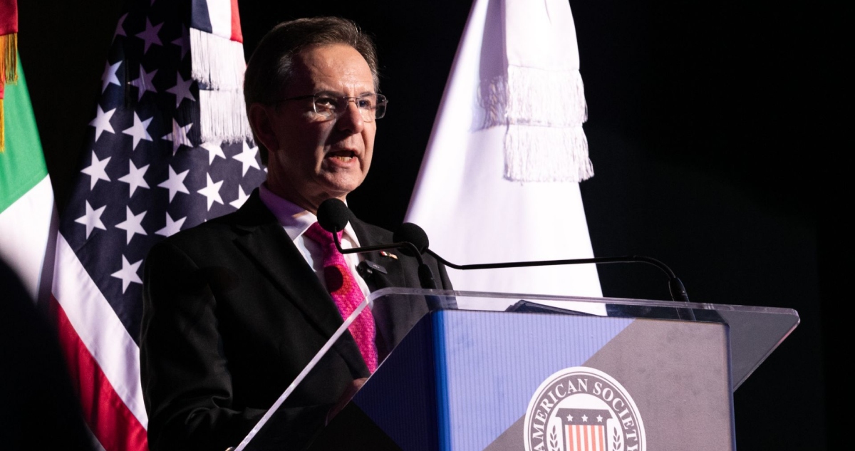 Esteban Moctezuma en bajada por Jaime García Chávez.