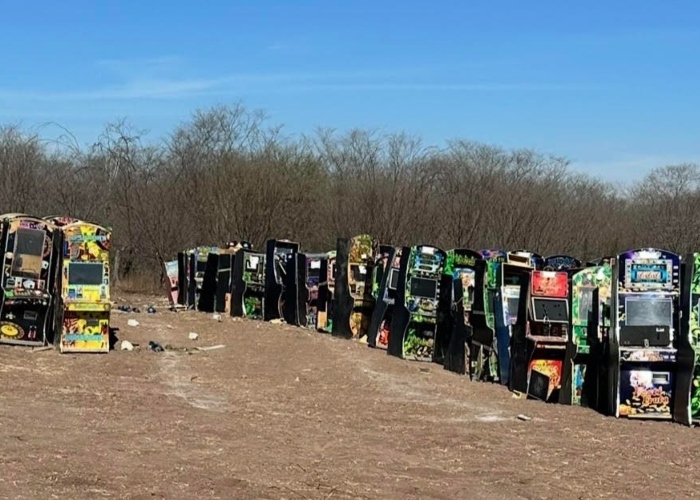 FGR destruye más de dos toneladas de droga y equipo táctico incautado en Sinaloa