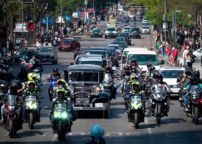 Fans despiden a Paquita la del Barrio en la CdMx