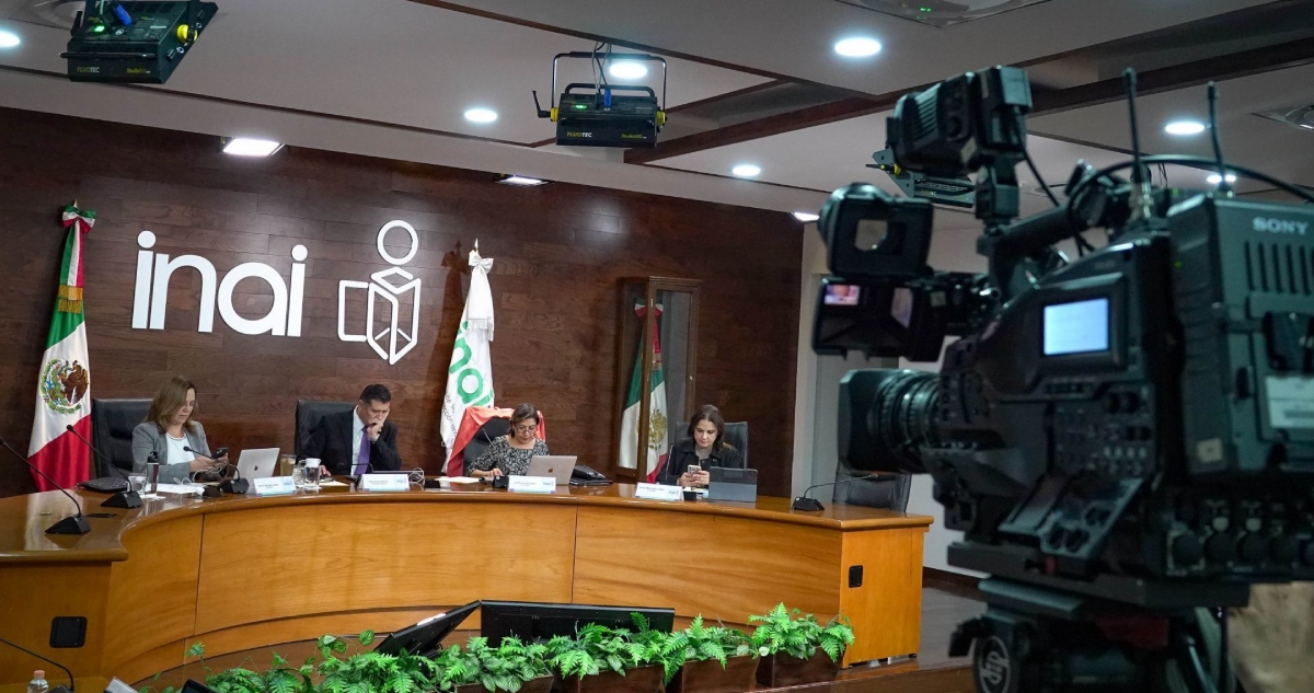 Extorsión o ficción por Muna D. Buchahin