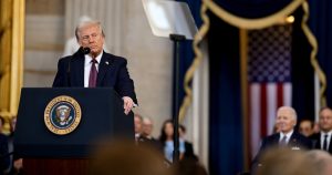 Aun así, no se puede dejar al lado del todo en el análisis la promesa del Presidente Trump de disminuir el gran déficit comercial estadounidense