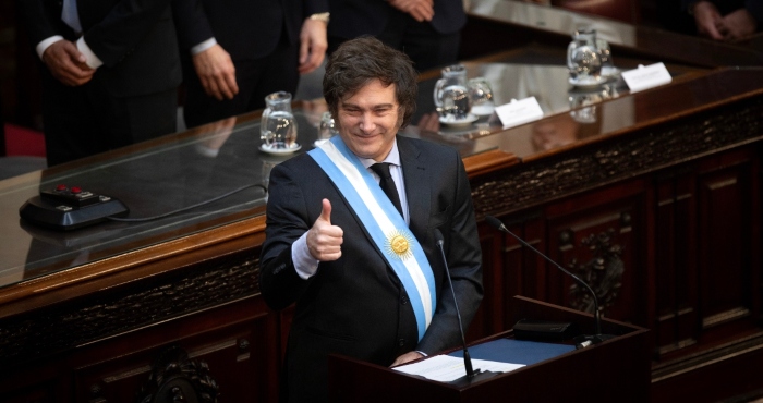 Milei y la estafa: del cualquierismo al cualquiercosismo