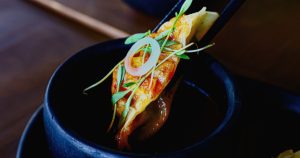 Gyozas de birria en Okasanta en Puebla. Foto de Angel Venegas