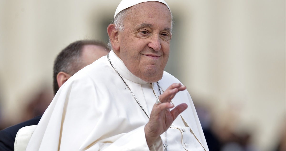 El Papa agradece al personal sanitario su labor y está "con confianza" en su tratamiento en el hospital: "Recen por mí".