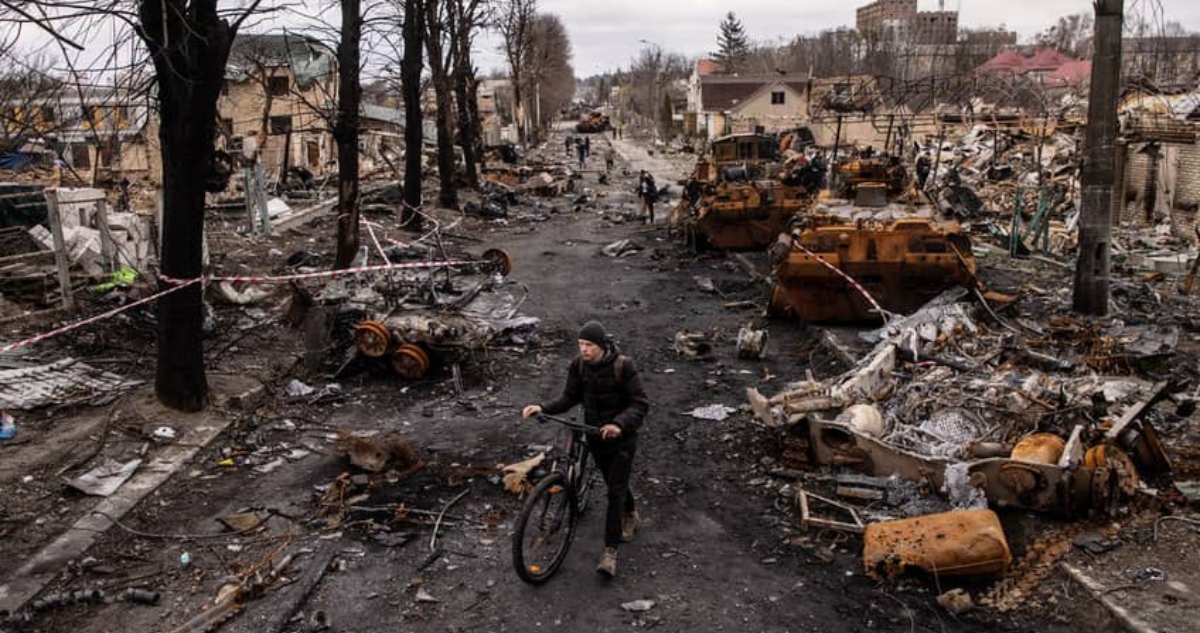 res años de guerra: EU incita y luego traiciona a Ucrania. Y gana Rusia.