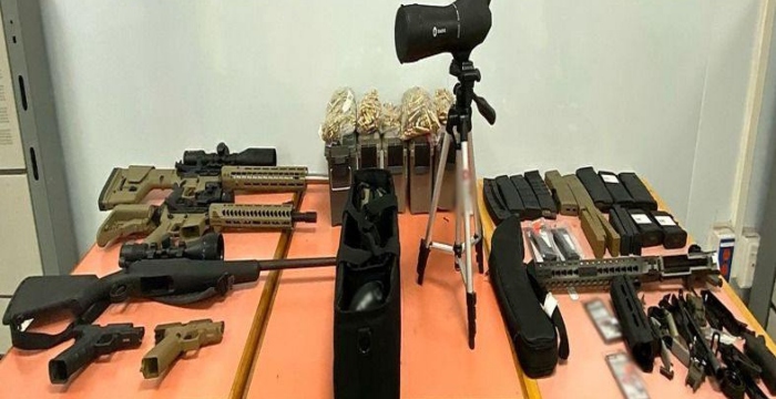 Detienen a estadounidense con arsenal en Tijuana.