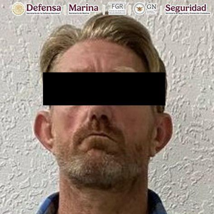 Detienen a estadounidense con arsenal en Tijuana.