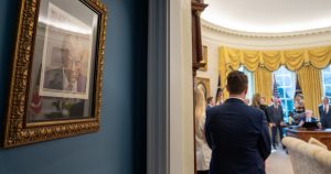 Trump en guerra con los cárteles; México pasivo por Adela Navarro Bello.