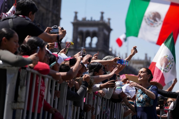 Asamblea Informativa de Claudia Sheinbaum en el Zócalo de la Ciudad de México (CdMx).