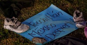 Los cárteles atrapan jóvenes por la precariedad laboral, dice activista.