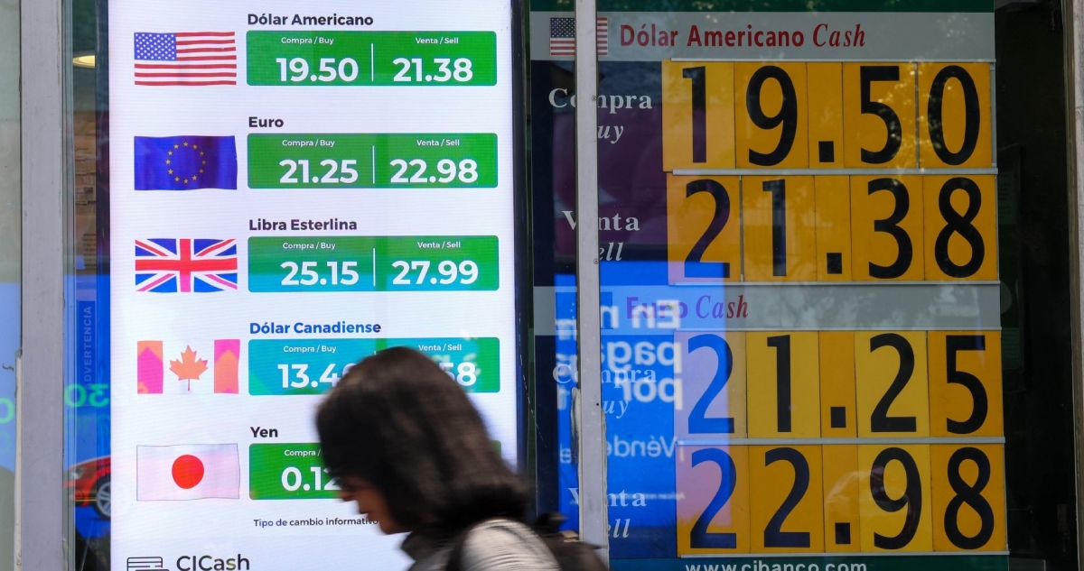 Los mercados bursátiles internacionales, liderados por los de Estados Unidos (EU), extendieron sus pérdidas este martes luego de que el Presidente Donald Trump anunciara la imposición de un arancel adicional de 25 por ciento al acero y aluminio canadienses, lo que eleva los impuestos de esos productos a 50 por ciento.