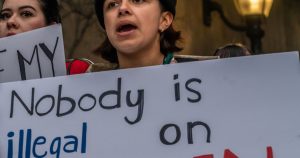 EU busca anular protección a 532 mil migrantes de Cuba, Haití, Nicaragua y Venezuela.