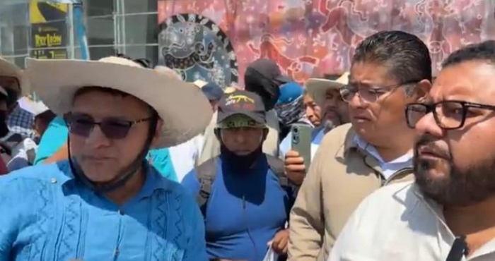 Atentan contra edil de Atlixtac en Autopista del Sol.