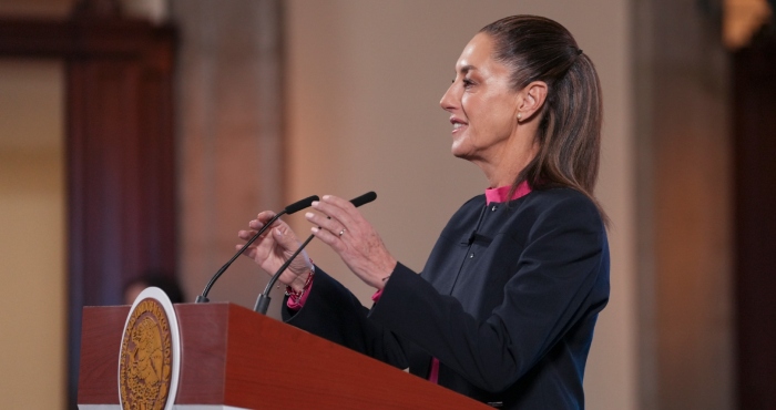 Sheinbaum dice que el INE no ha notificado restricciones.