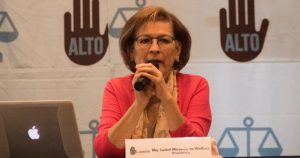 La Wallace apareció y desapareció para explicar el motivo por el que la primera reacción de muchos fuera el recelo de esta muerte.