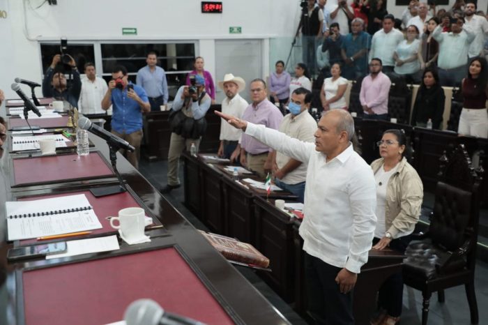 El Coronel José Barajas Mejía presentó este lunes su renuncia como Fiscal general del Estado de Tabasco tras seis meses en asumir el cargo.