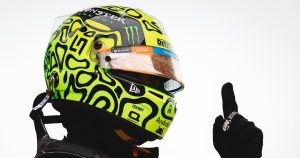 Norris se impone en el caos de Australia, y Sainz y Alonso abandonan