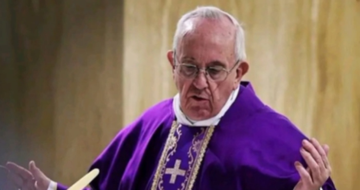 El Papa Francisco sigue en tratamiento médico.