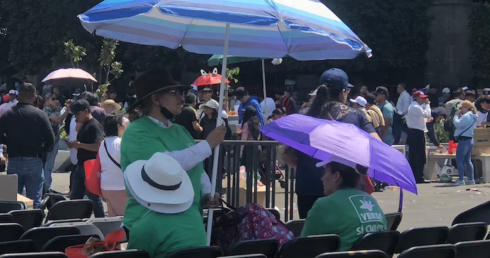 Simpatizantes del Partido Verde asistieron al mitin del 9 de marzo en donde la Presidenta Sheinbaum habló del plan que seguirá México ante la amenaza de imponer aranceles. 