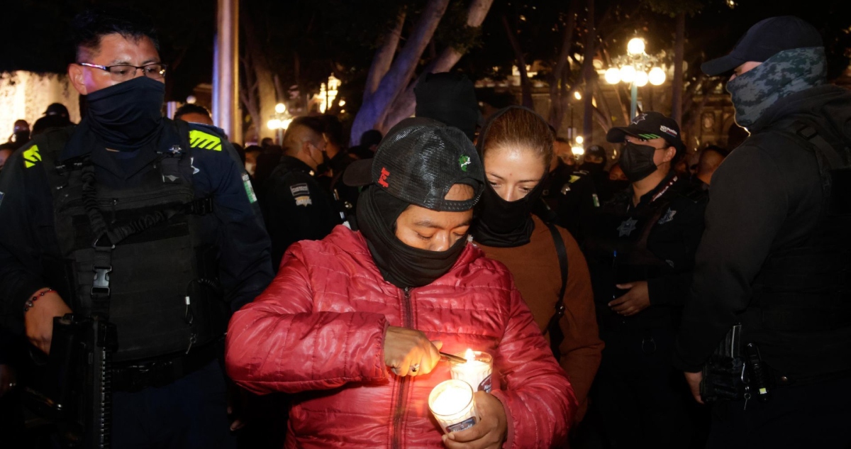 Uno de los representantes del grupo policial denunció que los altos mandos mandaron a elementos mujeres a realizar labores de seguridad.