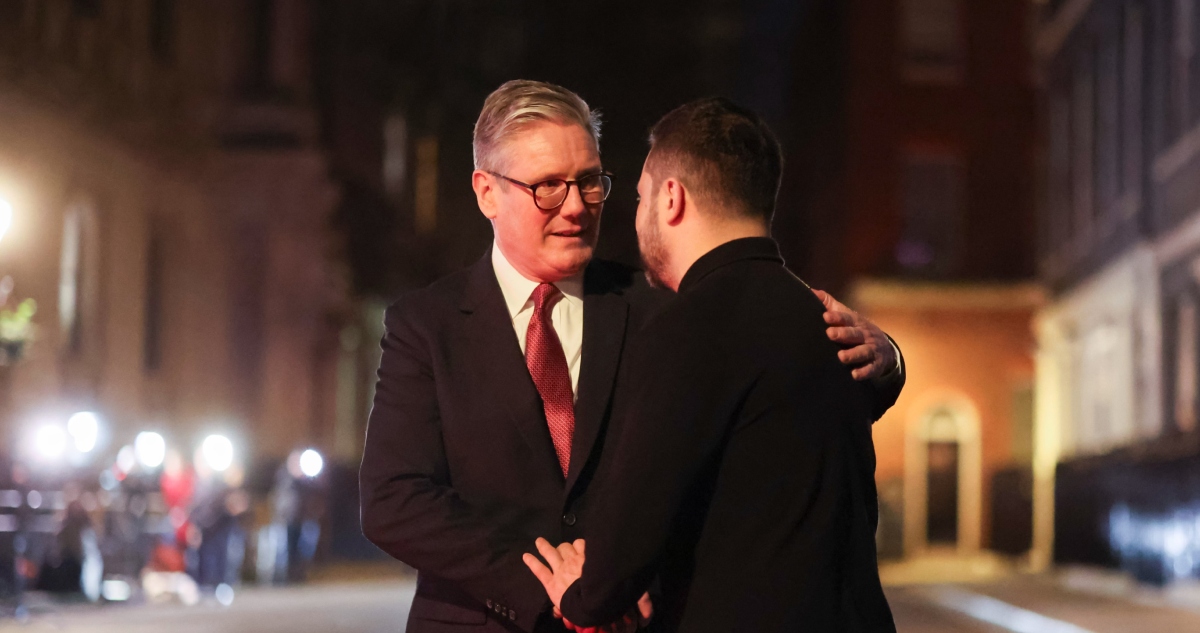 Starmer propone una "coalición de los dispuestos" para acelerar la respuesta en Ucrania y garantizar la seguridad en Europa.