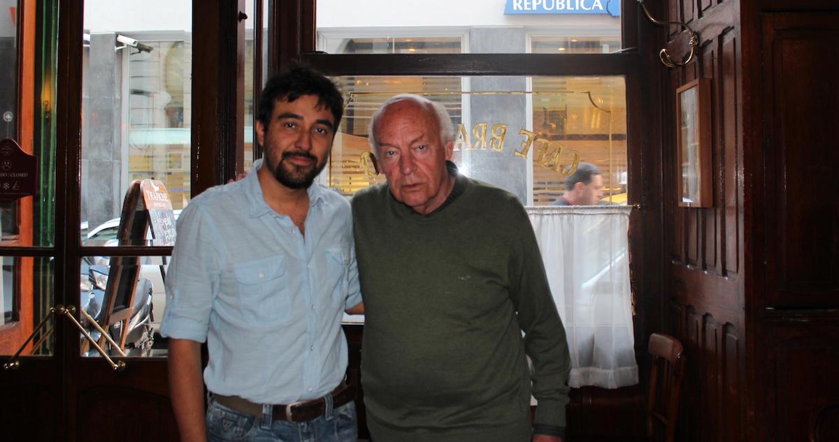 Román Cortazar junto a Eduardo Galeano.