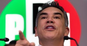 "Alito" Moreno se ha perpetuado en la dirigencia priista a pesar de haber llevado el partido a su posible desaparición.