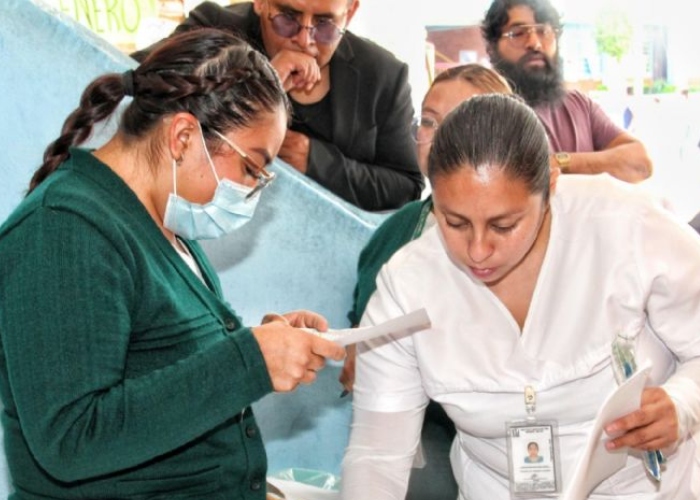 Brigada de salud de la SEP.