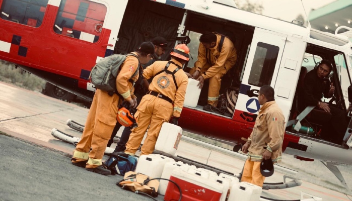 Un helicóptero con brigadistas se desploma en Coahuila; tripulación sale ilesa