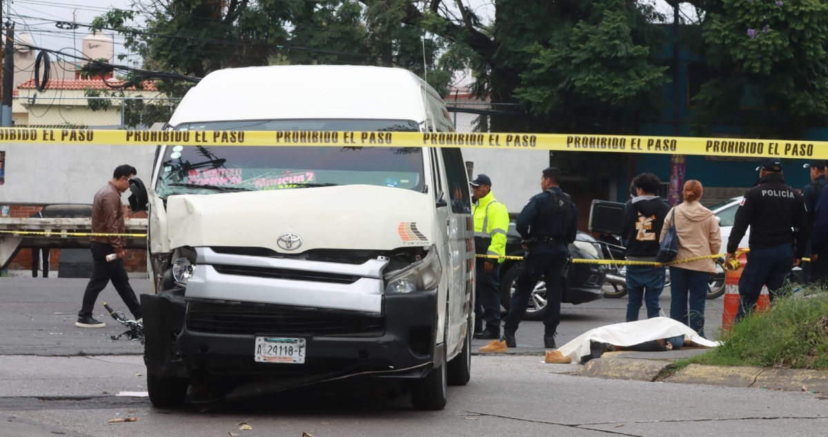 Conductor de combi choca y escapa tras dejar 11 heridos en Alcaldía Gustavo A. Madero.