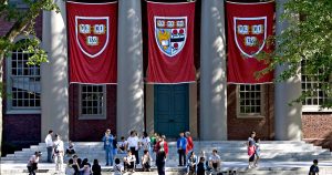 Harvard rechaza medidas de Trump
