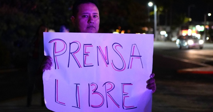 La libertad de expresión es el cimiento sobre el cual se edifica toda democracia auténtica. Sin ella, no hay rendición de cuentas, no hay contrapesos reales, y los abusos de poder quedan sepultados en el silencio.