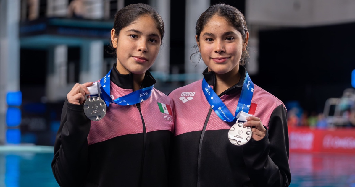 Lía y Mía Cueva ganan medalla de plata en la Copa Mundial de Clavados en Guadalajara.