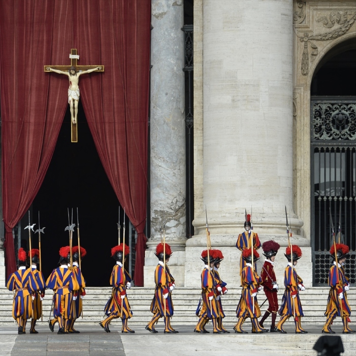 Miles despiden al Papa Francisco.