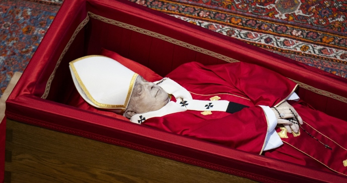 Miles despiden al Papa Francisco.