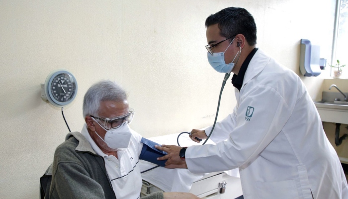 Si estás por presentar tu Declaración Anual 2025 ante el SAT, es importante que conozcas qué deducciones personales puedes aplicar para disminuir tu carga fiscal, y cuáles no son válidas según el régimen fiscal en el que tributas. Aquí te contamos todos los detalles.