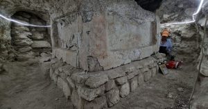 FOTOS ¬ Un altar en Tikal confirma la interacción entre mayas y teotihuacanos