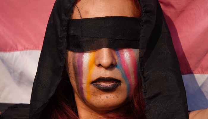  En el marco del Día de la Visibilidad Trans, integrantes de colectivos LGBTTTIQ+ marcharon del Zócalo capitalino a la Cámara de Diputados en donde exigieron sus derechos a la vivienda, salud, empleo y seguridad. 