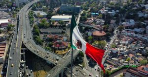 En el mismo sentido está el lanzar recomendaciones de que México le puede dar lecciones de ética a Estados Unidos. Al parecer este discurso va dirigido a fortalecer ese nacionalismo que impacta al interior del país, más que ponerle nombre y apellido al problema.