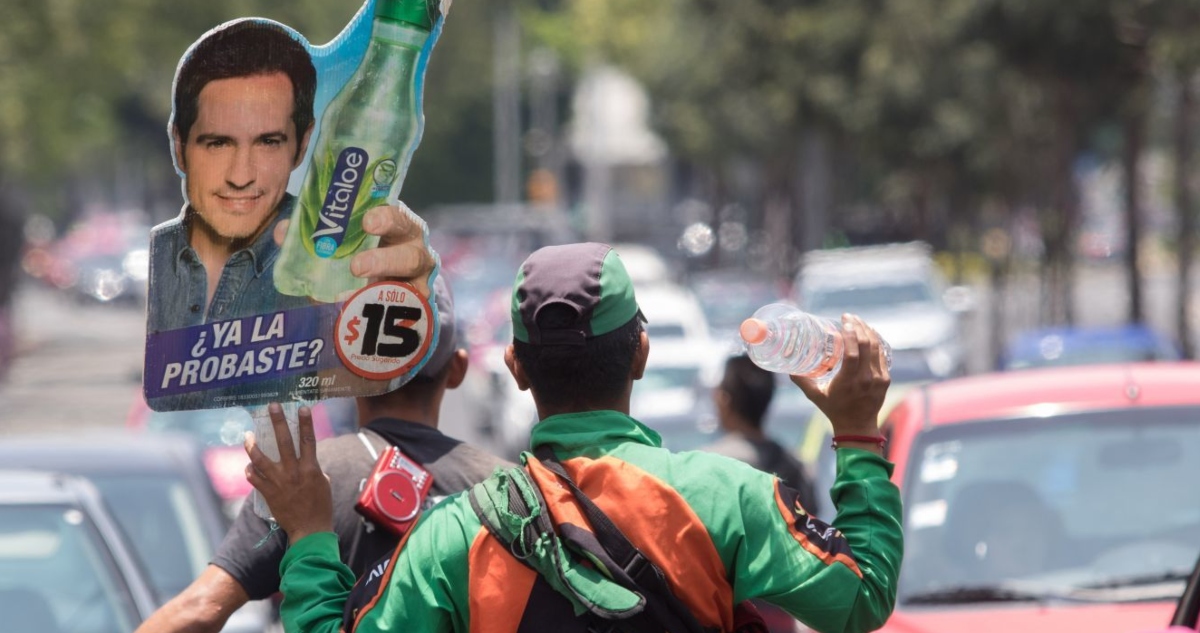 El IMSS alerta sobre el consumo de bebidas energizantes; pueden causar diabetes.