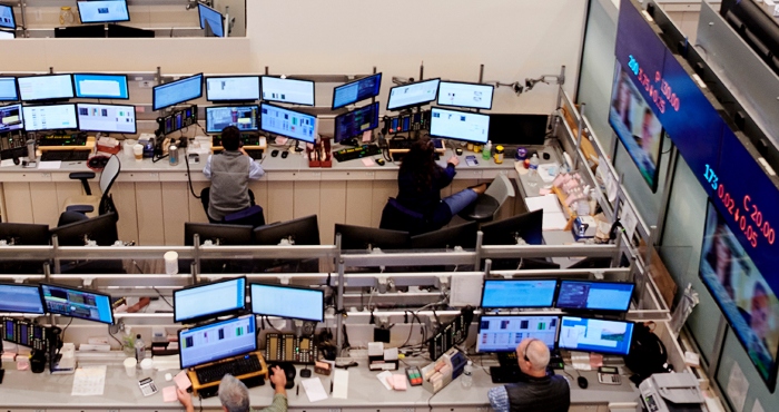 Wall Street retrocedía este mediodía tras los datos de desempleo en EU.