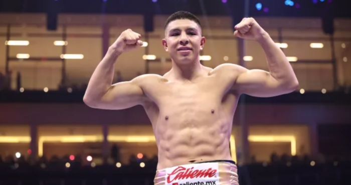 Canelo vence a Scull en Arabia.