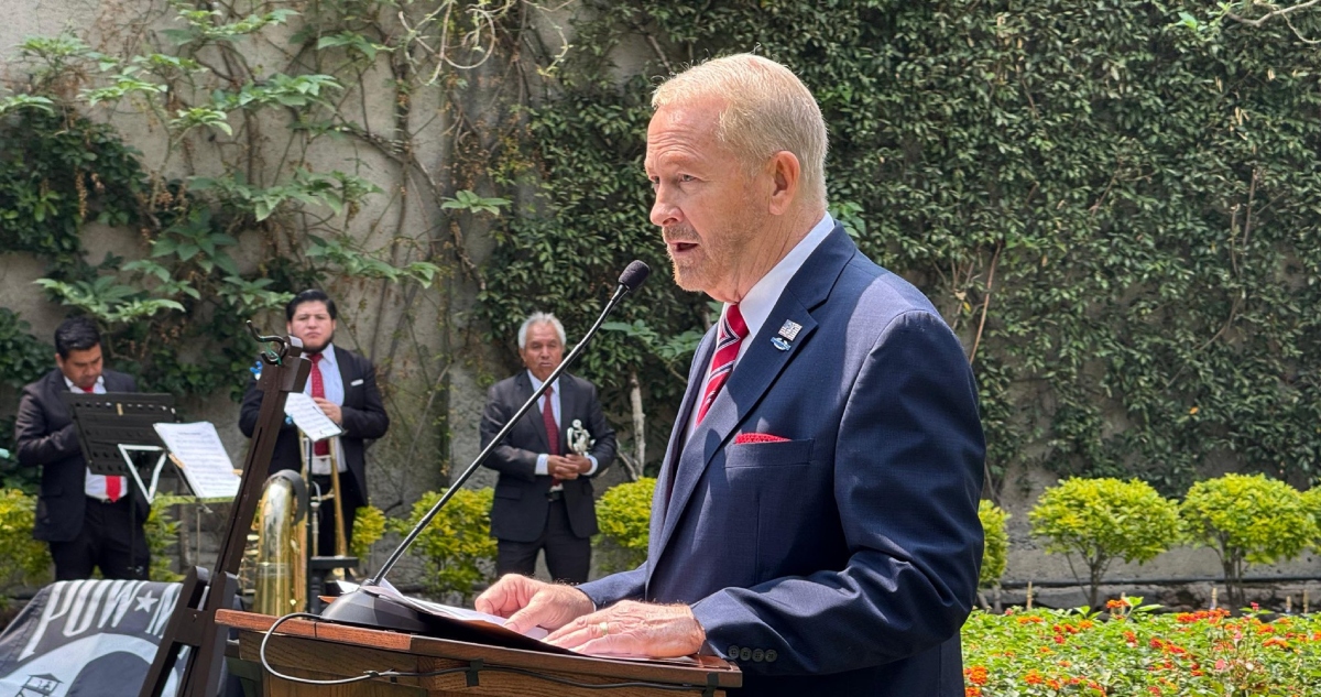 Embajador de EU reconoce al Gobierno de Sheinbaum tras extradición de tres criminales.