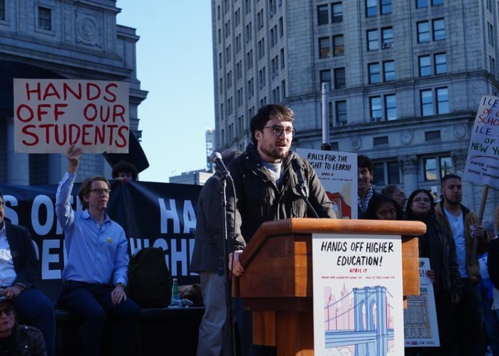 El Presidente de EU, Donald Trump, reivindicó este domingo su decisión de prohibir la matriculación de alumnos extranjeros en la Universidad de Harvard.