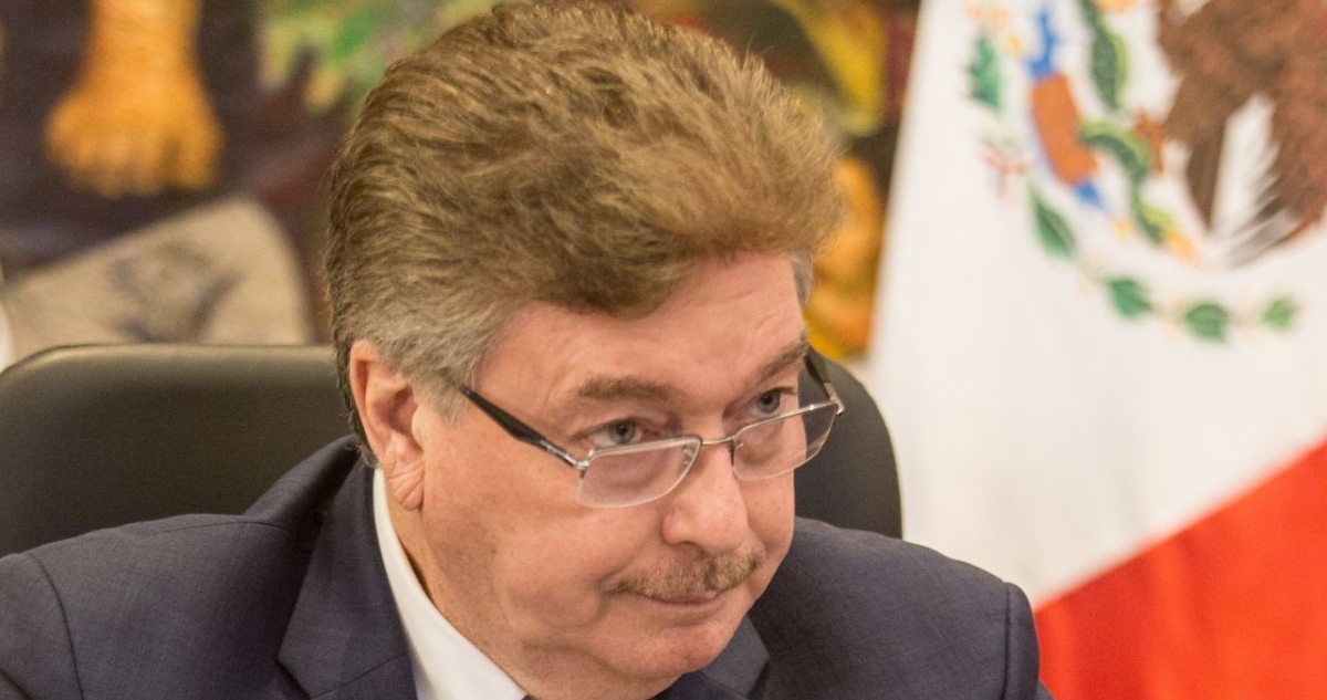 El exgobernador Francisco Vega de Lamadrid fue protagonista de un altercado de tránsito en el municipio de Tijuana en donde sufrió las consecuencias de la inseguridad y violencia.