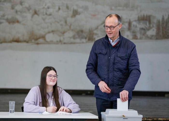 La Cámara Baja del Parlamento alemán, el Bundestag, eligió al segundo intento al líder de la Unión Demócrata Cristiana, Friedrich Merz, como nuevo Canciller.