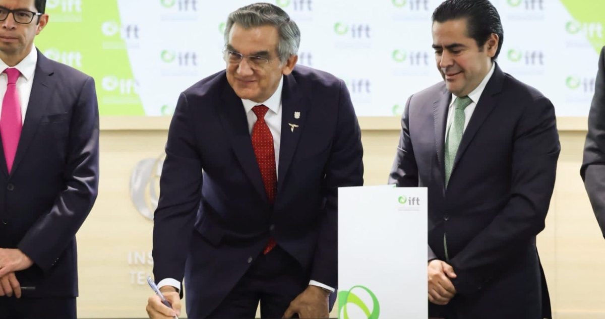 El IFT entrega concesiones de radio y tv a Tamaulipas.