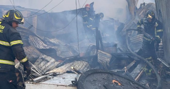 Incendio en Lindavista consume 30 asentamientos irregulares; GAM crea dos refugios.